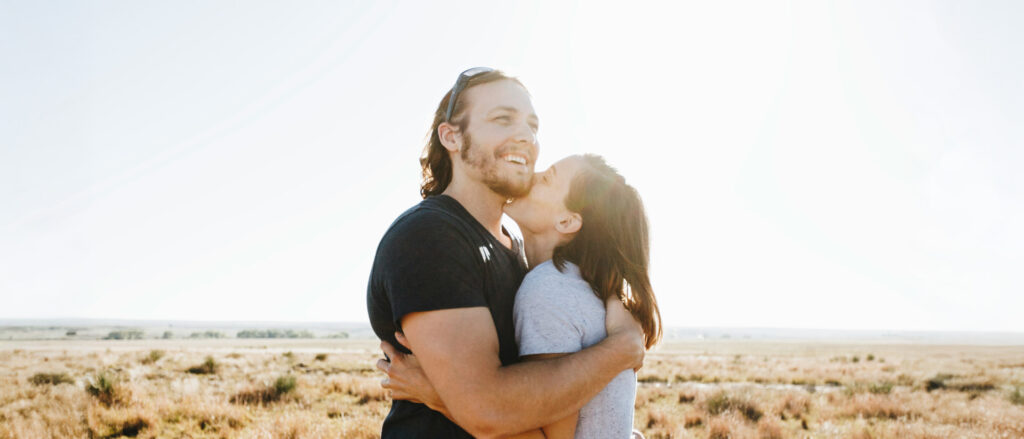 couple in nature. couples therapy in stockholm and online. jivan dios